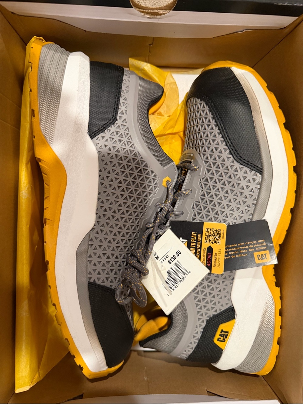 NEW IN BOX Caterpillar Gray/Yellow Work Sneakers 9.5 comp toe/non-metallic